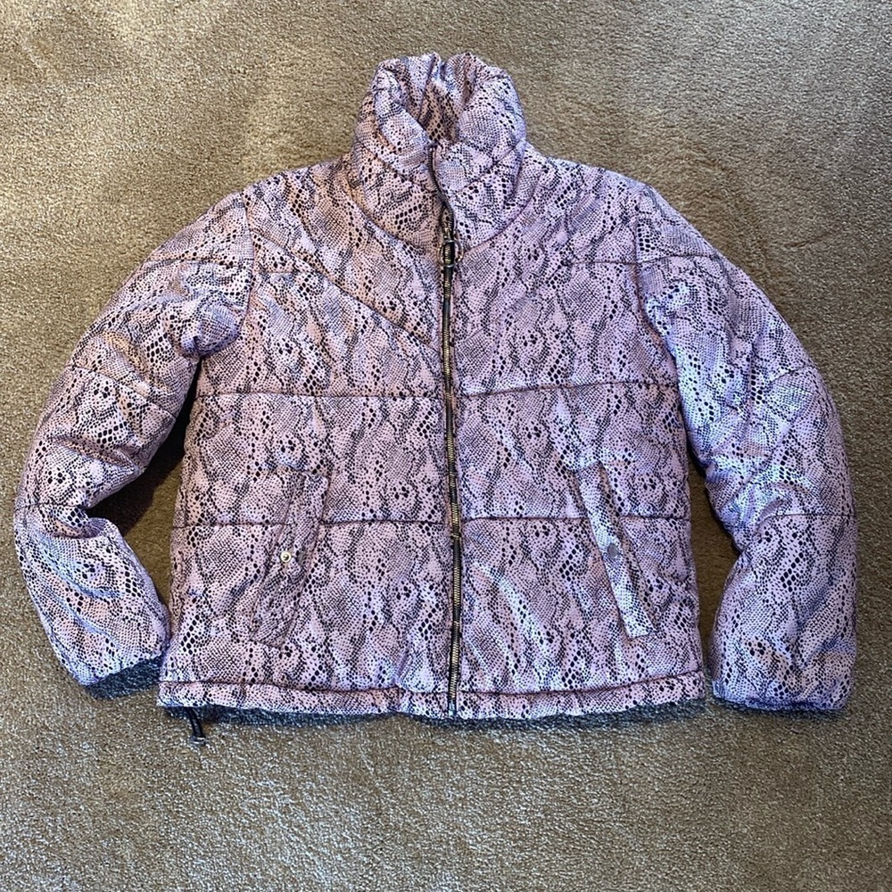 C&C California Puffer Zip Jacket Shell Lilac & Black Snake Print Sz LARGE